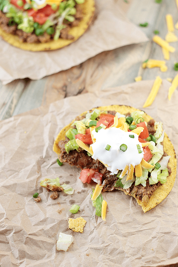 These Beefy Bean Tostadas are an easy weeknight meal in under 30 minutes!  | Countryside Cravings