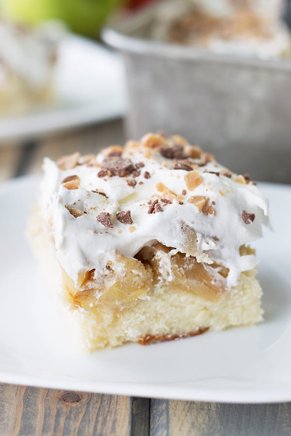 This Caramel Apple Cake is moist and full of caramel apples! | Countryside Cravings