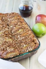 This Overnight Apple French Toast Bake is full of wonderful fall flavors and is easy to make! | Countryside Cravings
