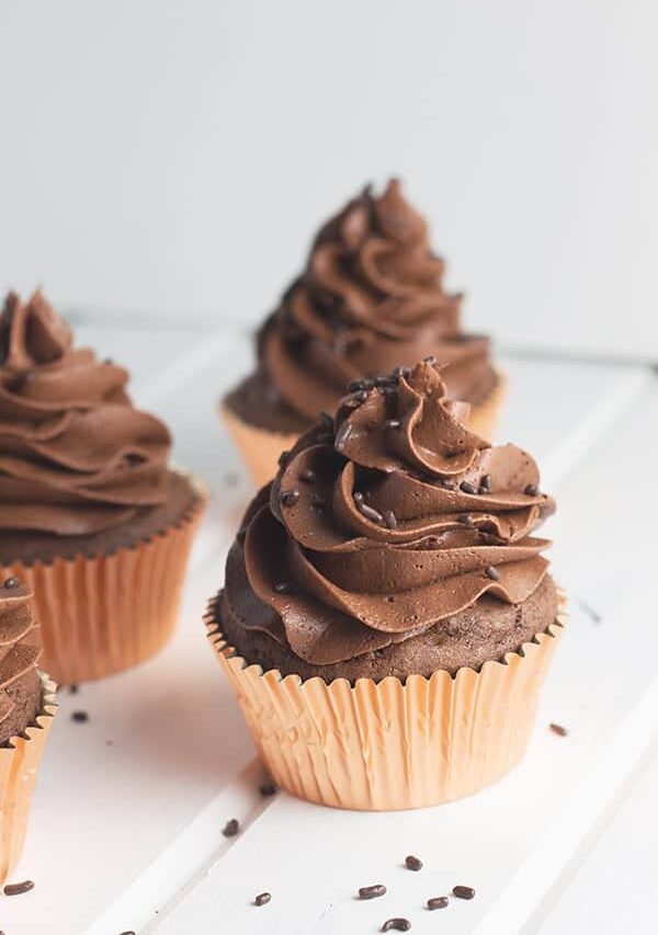 Chocolate Cupcakes with Chocolate Buttercream- this is a simple and straight forward recipe for moist chocolate cupcakes and fluffy chocolate buttercream. | countrysidecravings.com