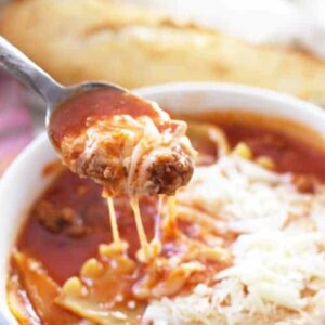 Lasagna Soup -easy one pot recipe with all the flavors of lasagna but no layering! | countrysidecravings.com