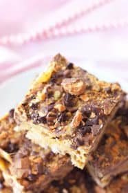 Sweet and Salty Frito Bars -a perfect sweet and salty combo with chocolate chips and butterfinger pieces. | countrysidecravings.com