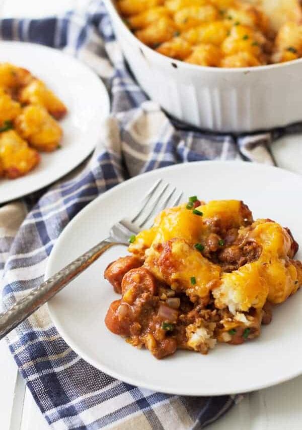 Chili Dog Tater Tot Casserole -a twist on a family favorite recipe! | www.countrysidecravings.com