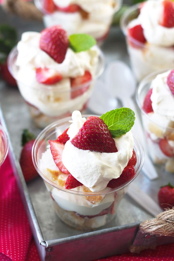 Strawberry Shortcake Trifle Cups -a quick and easy recipe for individual strawberry shortcakes! | www.countrysidecravings.com