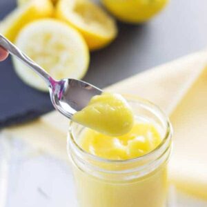 A quick and easy recipe for thick and luscious homemade Lemon Curd! | www.countrysidecravings.com