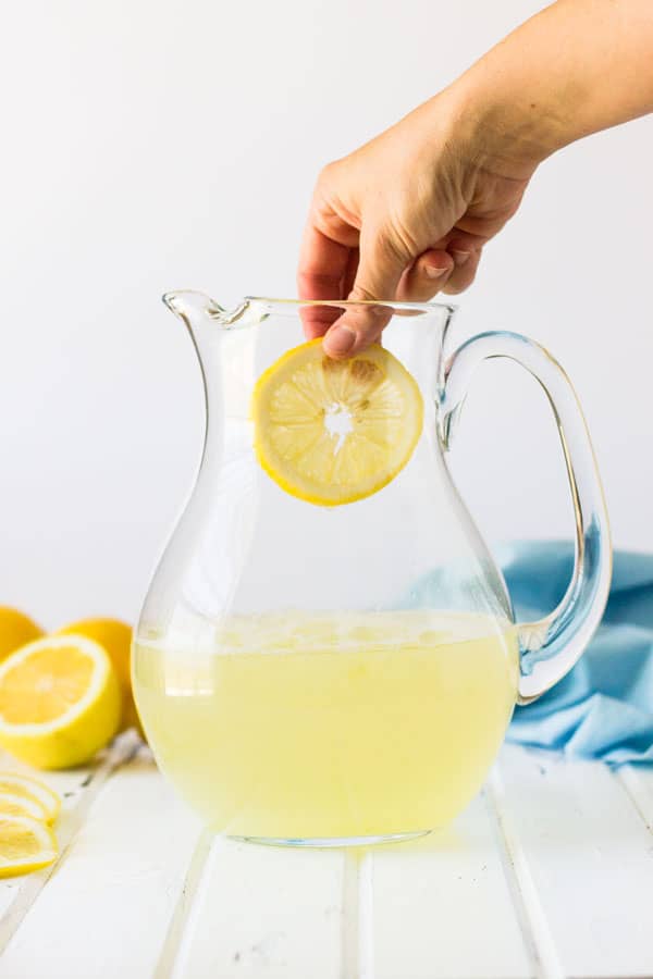 Classic Lemonade Countryside Cravings