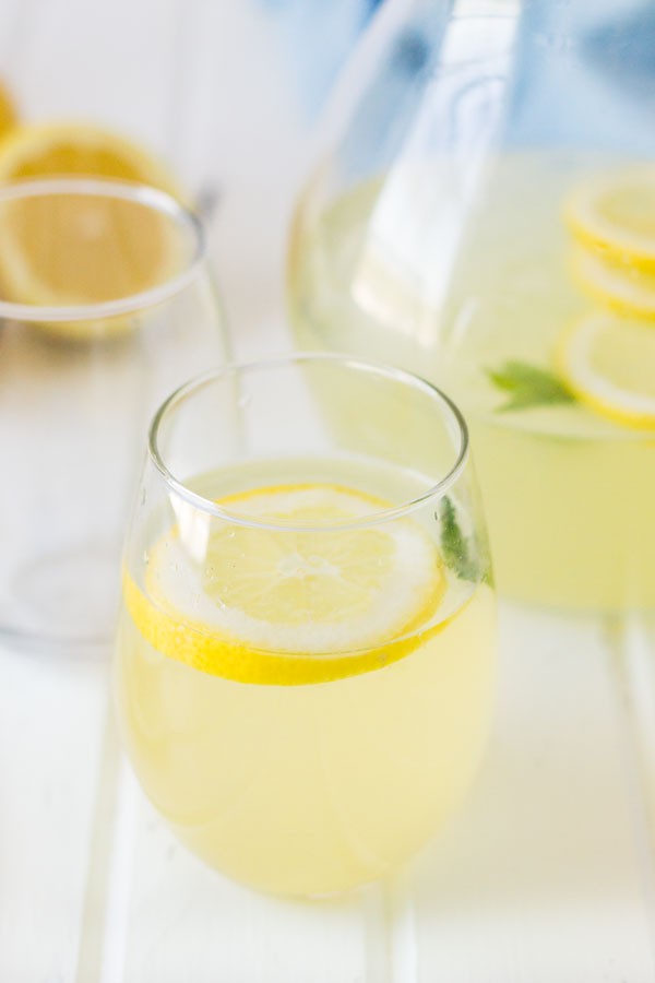 Classic Lemonade Countryside Cravings