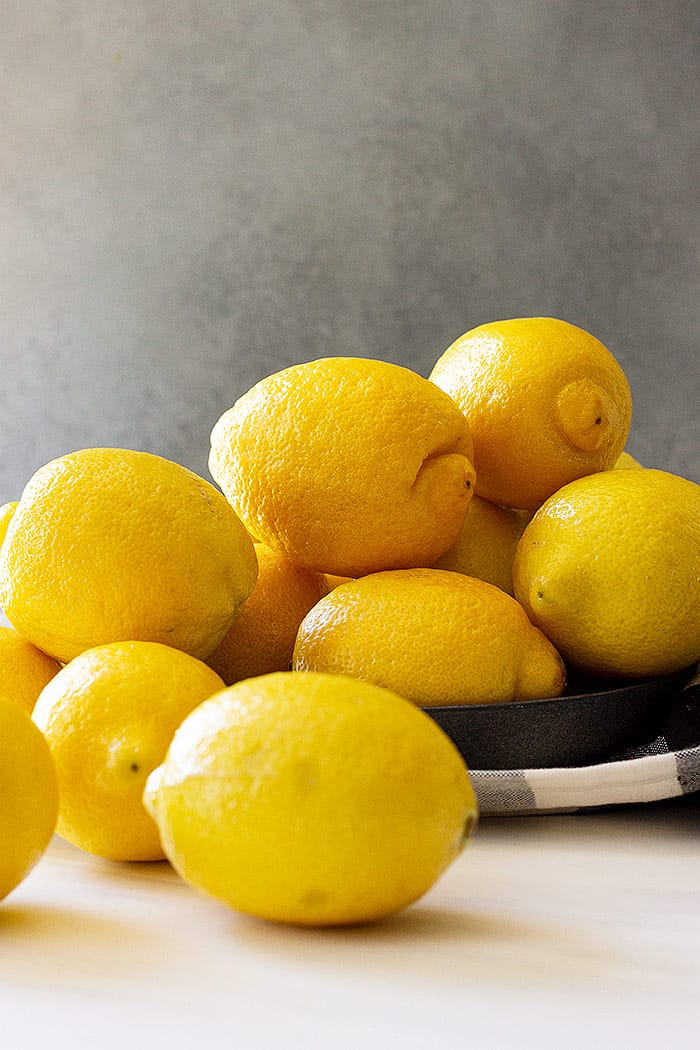 A bunch of lemons.