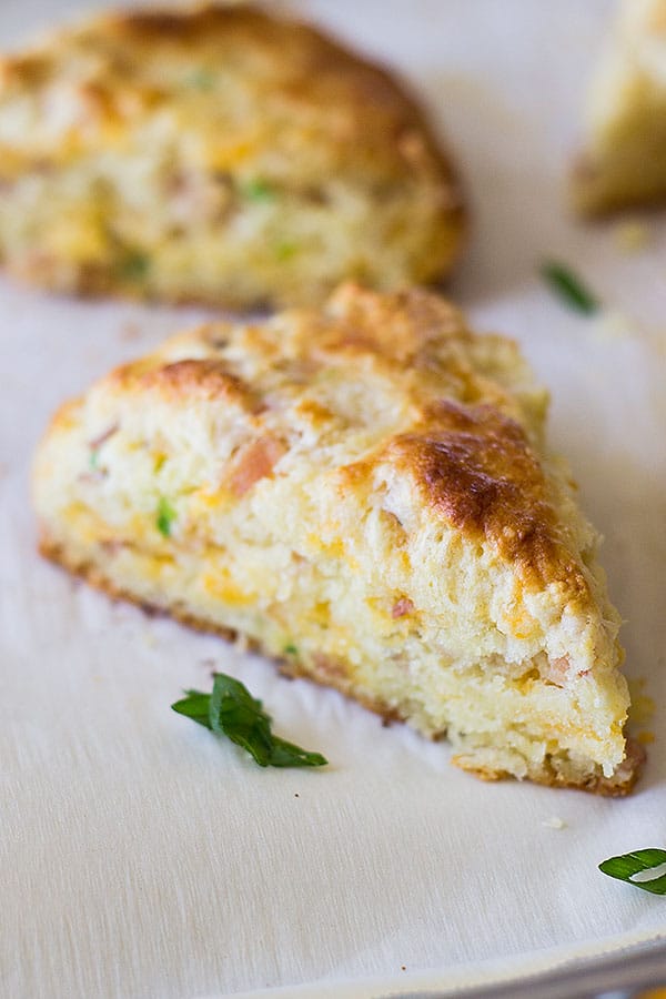 Savory Ham and Cheddar Scones that are easy to make and perfect for breakfast, snack time or with a steaming bowl of soup! | www.countrysidecravings.com