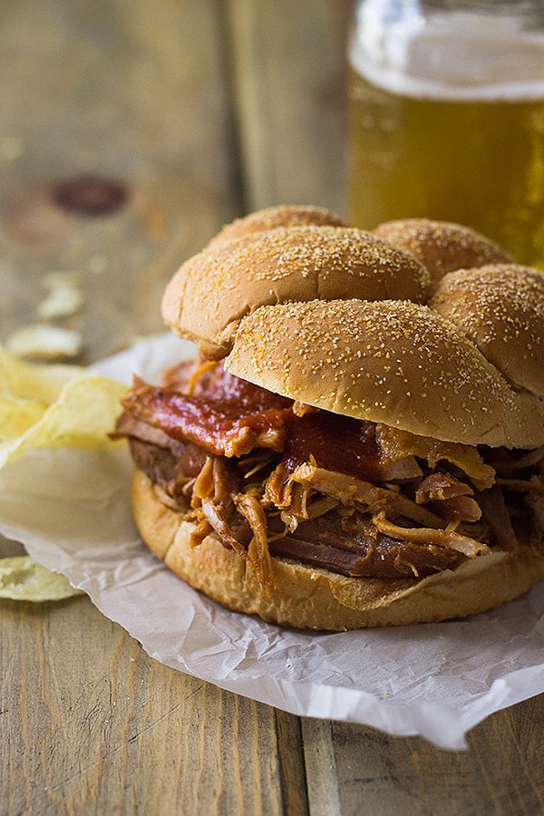 Pulled pork on buns with BBQ sauce