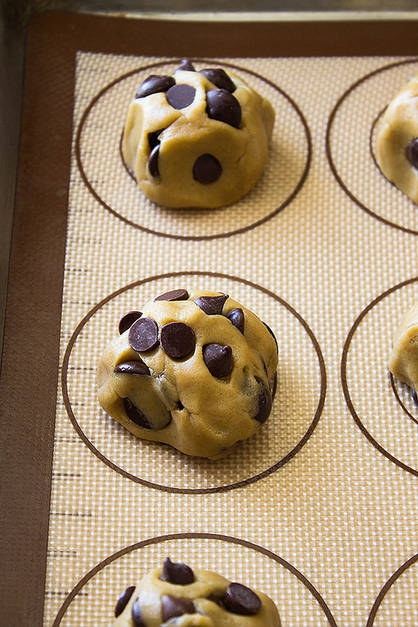 Dough balls on silicon mat.