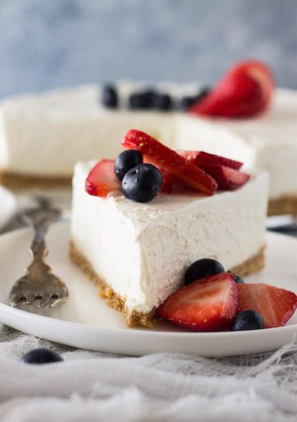This No Bake Vanilla Cheesecake is incredibly smooth, light and airy. And it will go perfect with so many toppings!