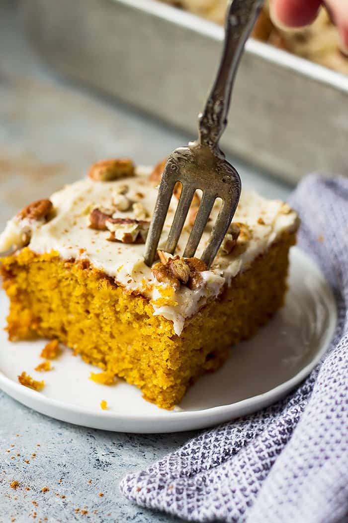 Pumpkin cake with cream cheese best sale frosting