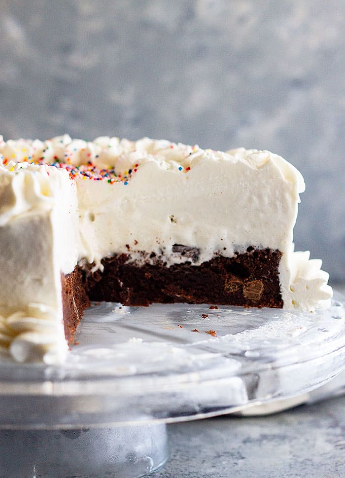 This Brownie Ice Cream Cake is the perfect summertime cake! It's easy to make and sure to impress! #brownie #icecream #cake