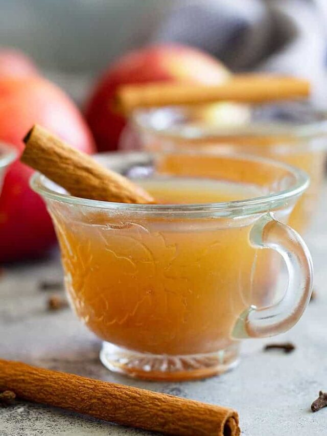 This Homemade Apple Cider is easy to make and perfect for fall and for parties! Slow cooker, Instant Pot, and stove top instructions included. #apples #applecider #beverage #easyrecipe