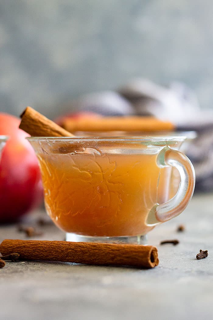 This Homemade Apple Cider is easy to make and perfect for fall and for parties! Slow cooker, Instant Pot, and stove top instructions included. #apples #applecider #beverage #easyrecipe