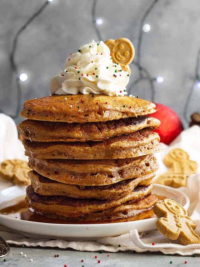 These soft and fluffy Gingerbread Pancakes are spiced just right and taste like a gingerbread cookie!! These will make the perfect Christmas morning breakfast!! #gingerbreadpanckes #christmasmorningbreakfast
