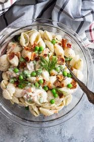 This Bacon Ranch Pasta Salad is so easy to make and tastes so much better than the store bought version! #pastasalad #baconranchpasta