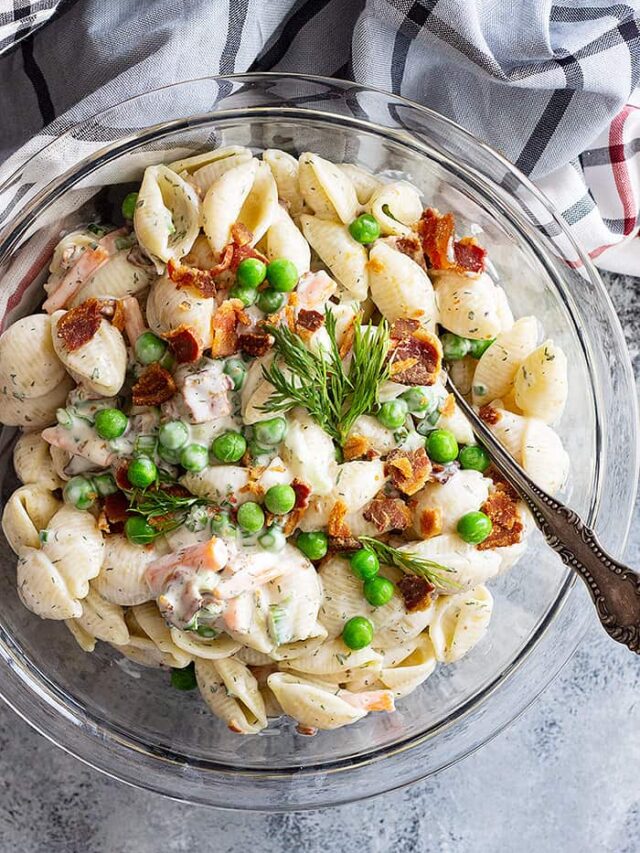This Bacon Ranch Pasta Salad is so easy to make and tastes so much better than the store bought version! #pastasalad #baconranchpasta