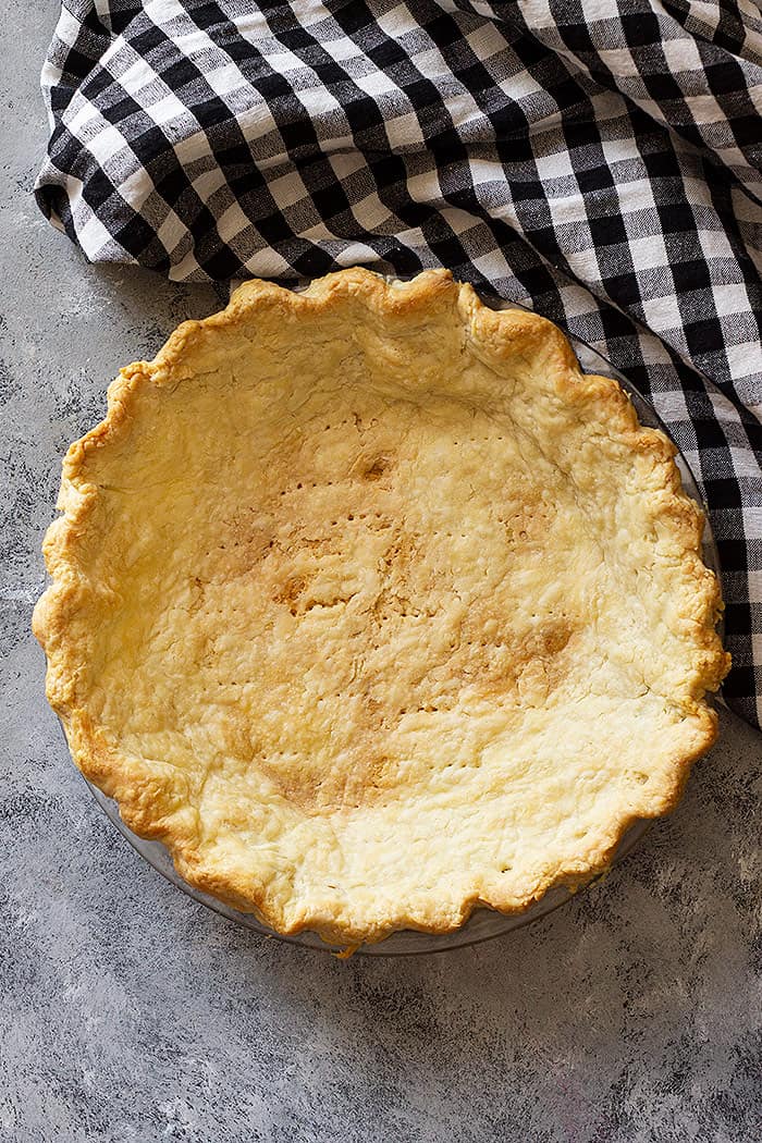 How to Blind Bake Pie Crust | Countryside Cravings